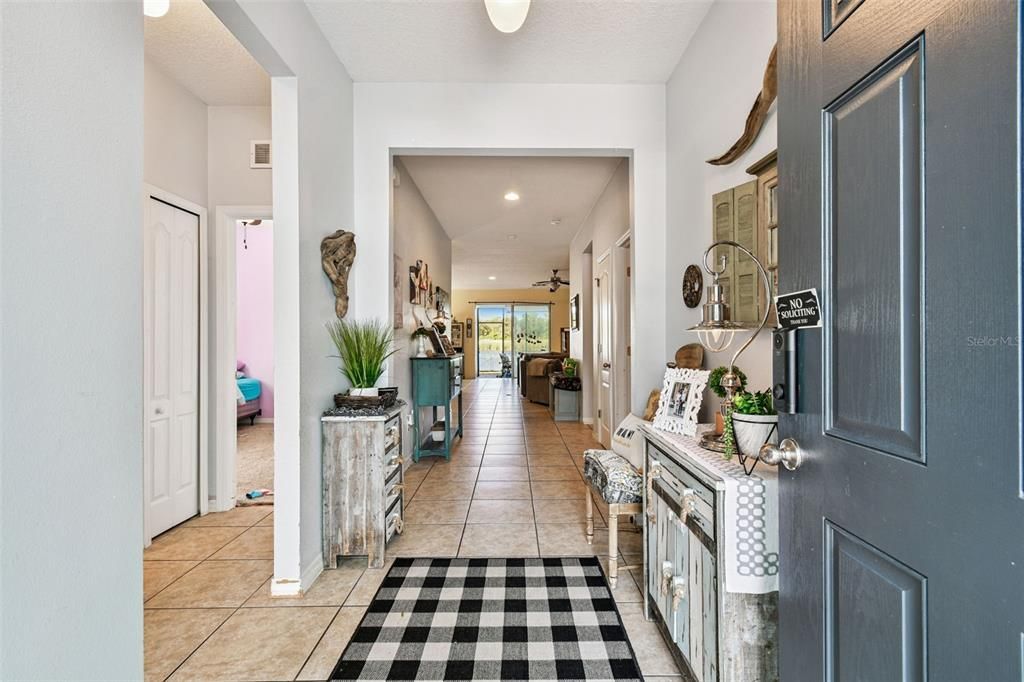 На продажу: $379,000 (4 спален, 2 ванн, 2045 Квадратных фут)