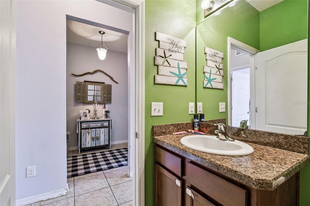 На продажу: $379,000 (4 спален, 2 ванн, 2045 Квадратных фут)