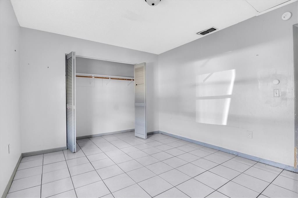 На продажу: $287,000 (4 спален, 0 ванн, 1664 Квадратных фут)