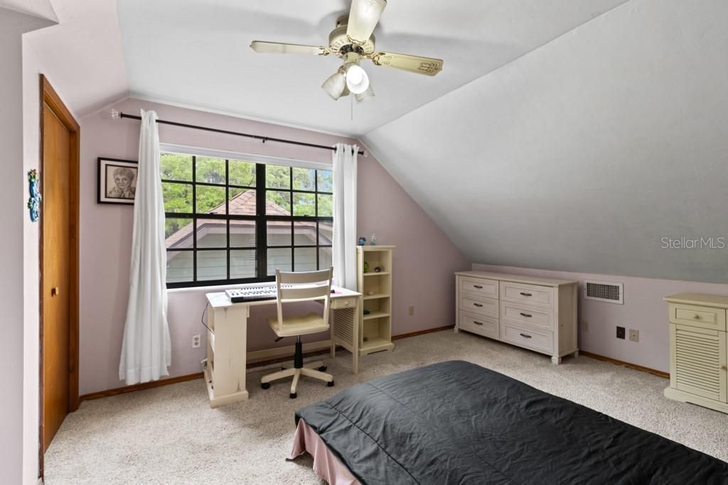 For Sale: $524,000 (3 beds, 3 baths, 2682 Square Feet)