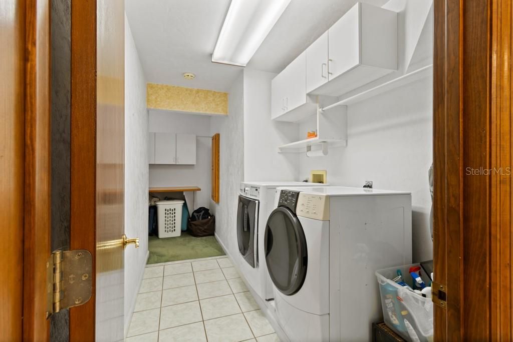 For Sale: $524,000 (3 beds, 3 baths, 2682 Square Feet)