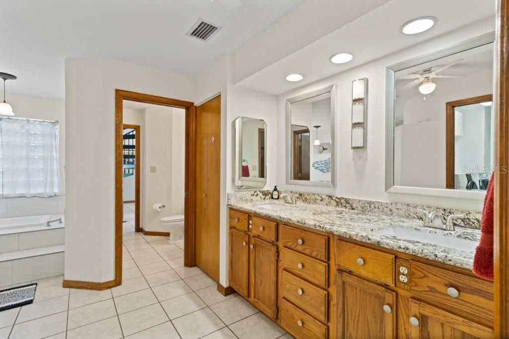 For Sale: $524,000 (3 beds, 3 baths, 2682 Square Feet)