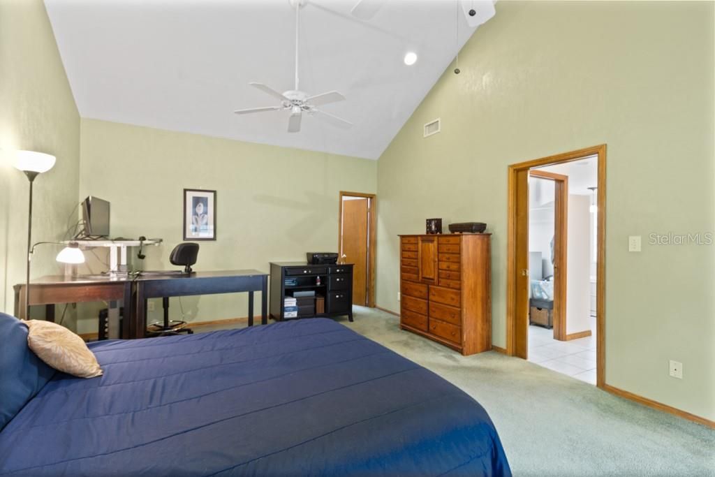 For Sale: $524,000 (3 beds, 3 baths, 2682 Square Feet)