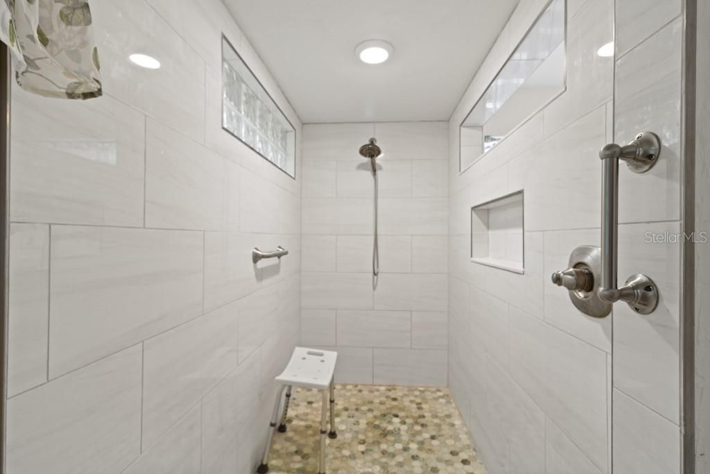 For Sale: $524,000 (3 beds, 3 baths, 2682 Square Feet)