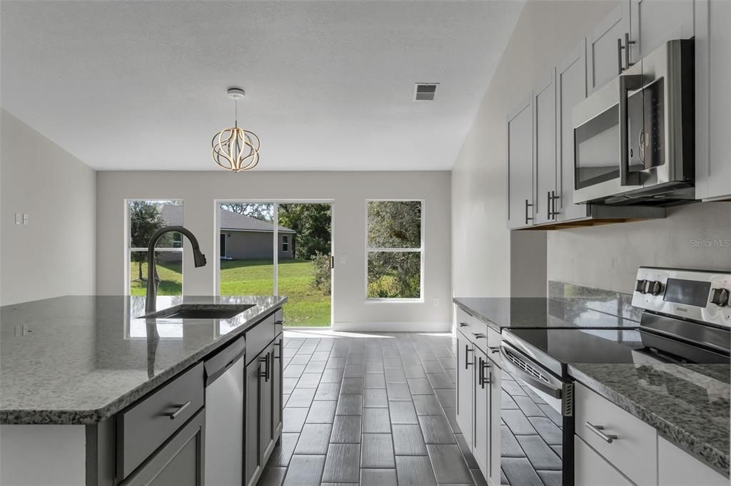 На продажу: $289,000 (3 спален, 2 ванн, 1764 Квадратных фут)