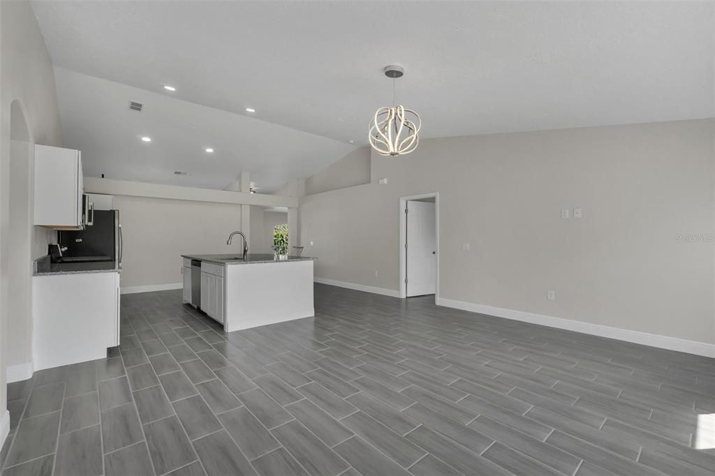 На продажу: $289,000 (3 спален, 2 ванн, 1764 Квадратных фут)