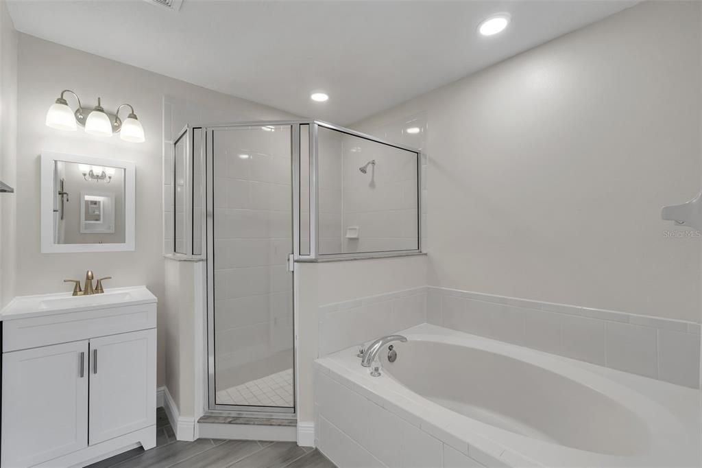 На продажу: $289,000 (3 спален, 2 ванн, 1764 Квадратных фут)