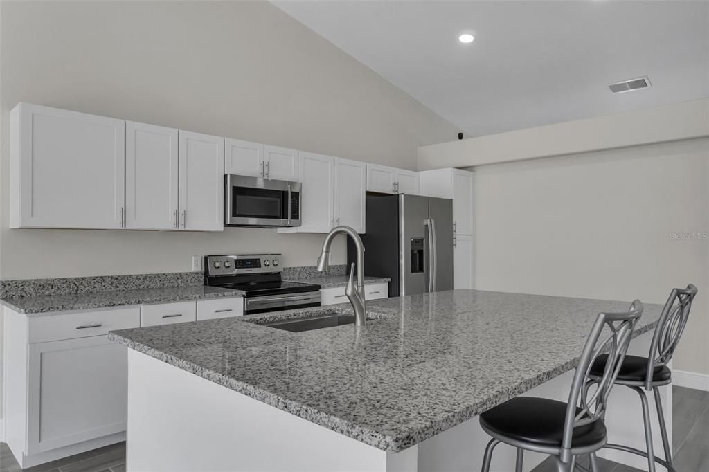 На продажу: $289,000 (3 спален, 2 ванн, 1764 Квадратных фут)