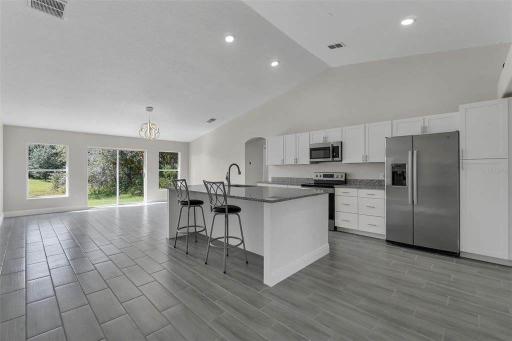 На продажу: $289,000 (3 спален, 2 ванн, 1764 Квадратных фут)