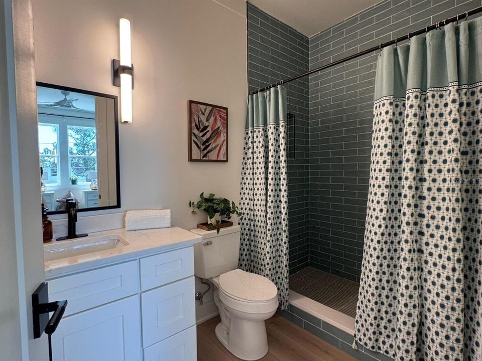 待售: $1,825,000 (4 贝兹, 3 浴室, 2250 平方英尺)