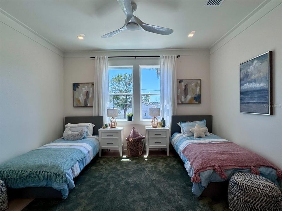 待售: $1,825,000 (4 贝兹, 3 浴室, 2250 平方英尺)