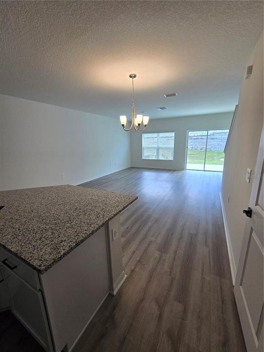 В аренду: $2,300 (3 спален, 2 ванн, 1557 Квадратных фут)