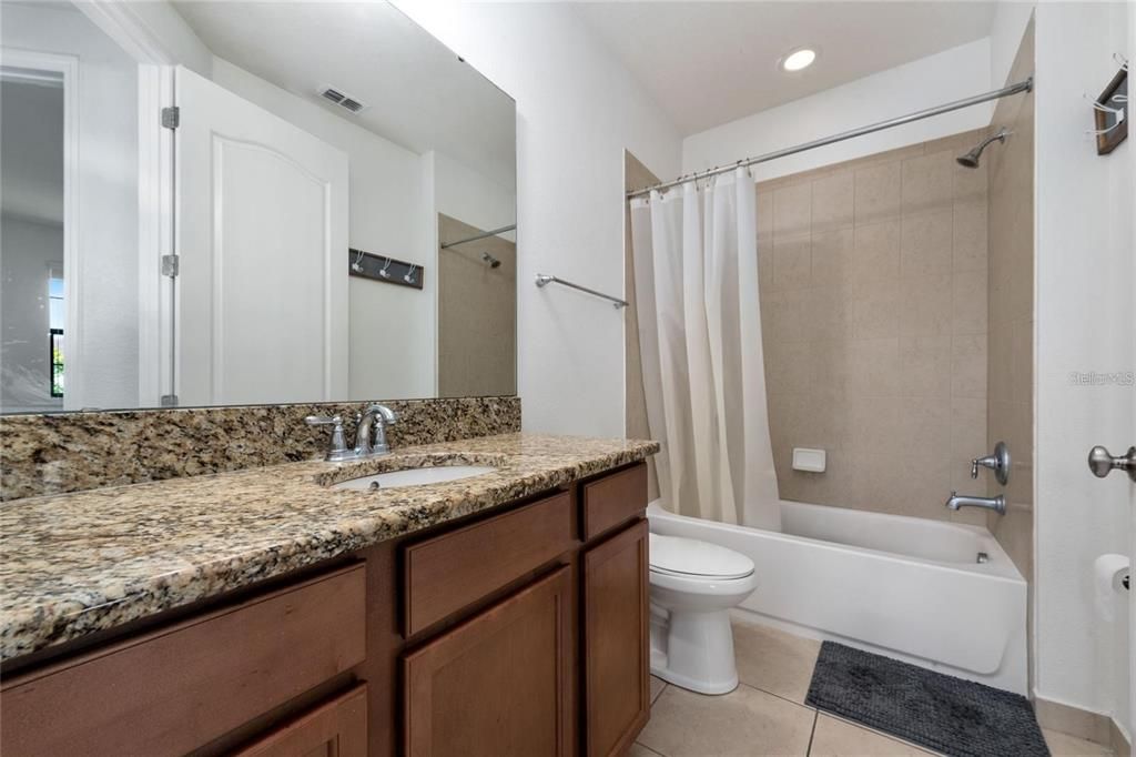 待售: $420,000 (3 贝兹, 2 浴室, 1641 平方英尺)