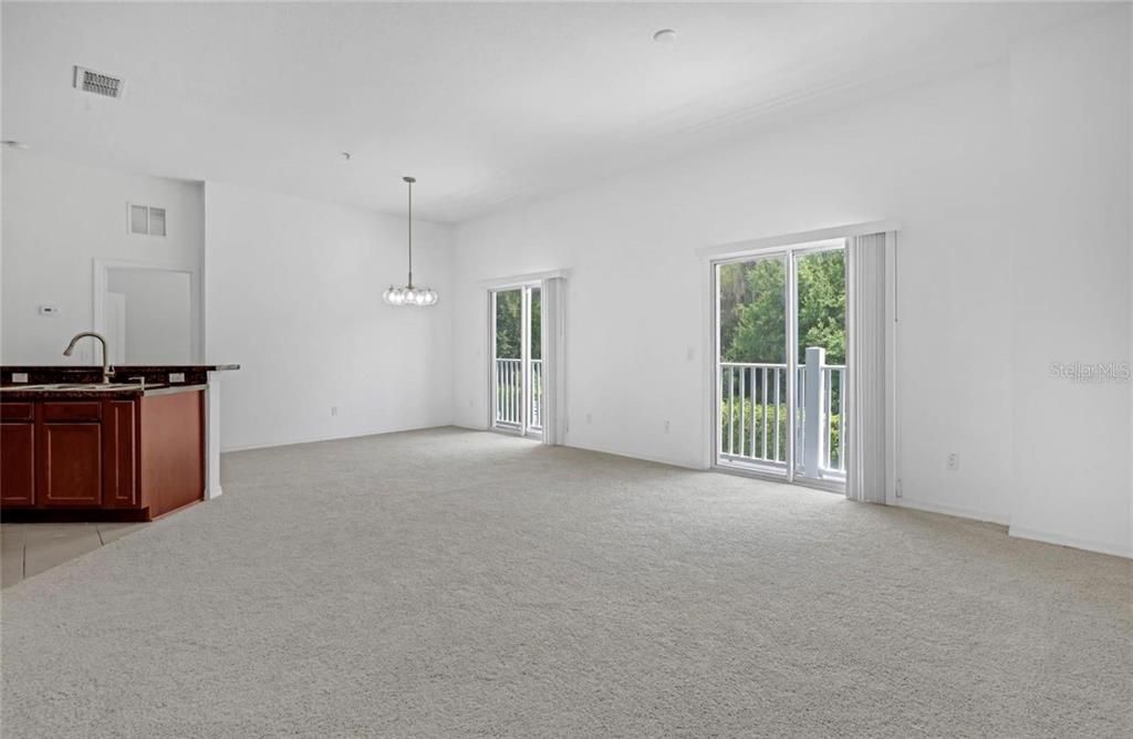 出租: $2,200 (2 贝兹, 2 浴室, 1305 平方英尺)