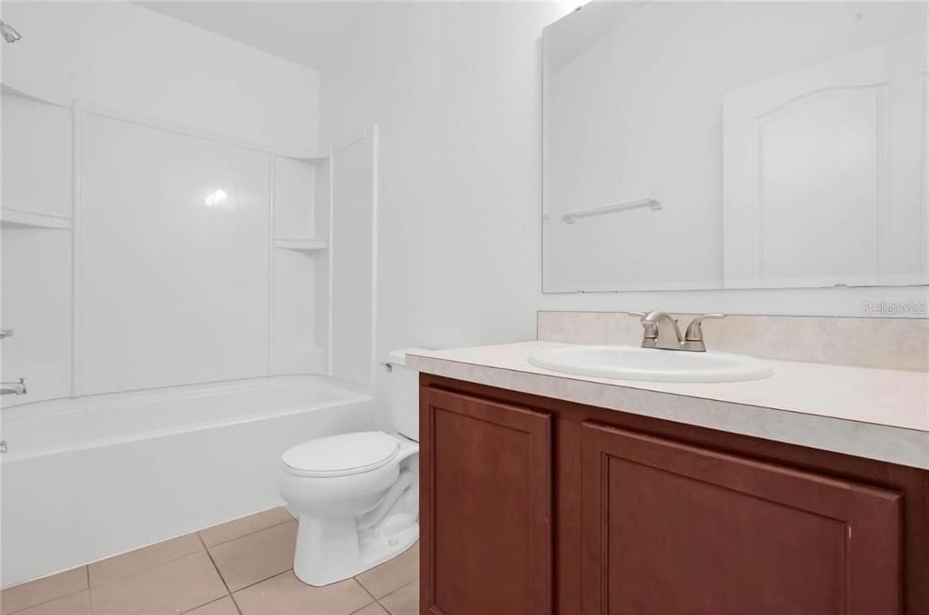 出租: $2,200 (2 贝兹, 2 浴室, 1305 平方英尺)