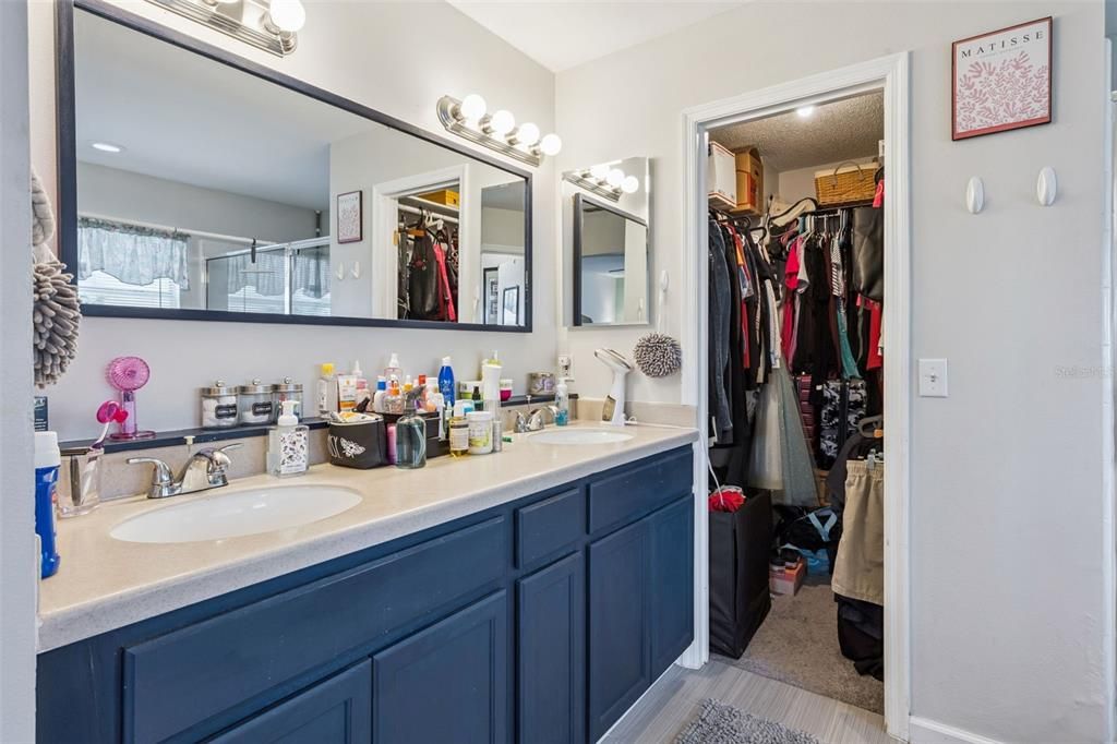 For Sale: $360,000 (4 beds, 2 baths, 1644 Square Feet)