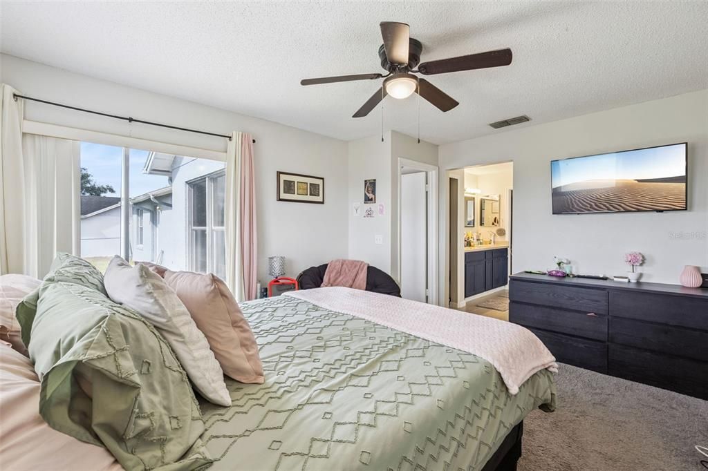 For Sale: $360,000 (4 beds, 2 baths, 1644 Square Feet)