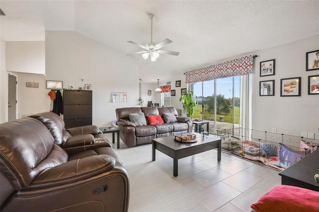 For Sale: $360,000 (4 beds, 2 baths, 1644 Square Feet)