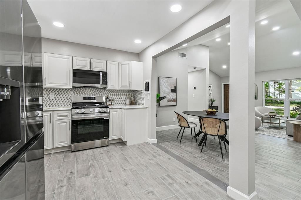 For Sale: $895,000 (3 beds, 3 baths, 1984 Square Feet)