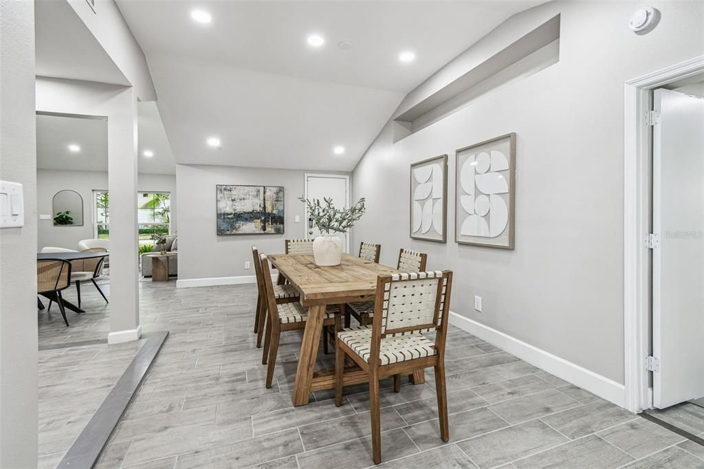 For Sale: $895,000 (3 beds, 3 baths, 1984 Square Feet)