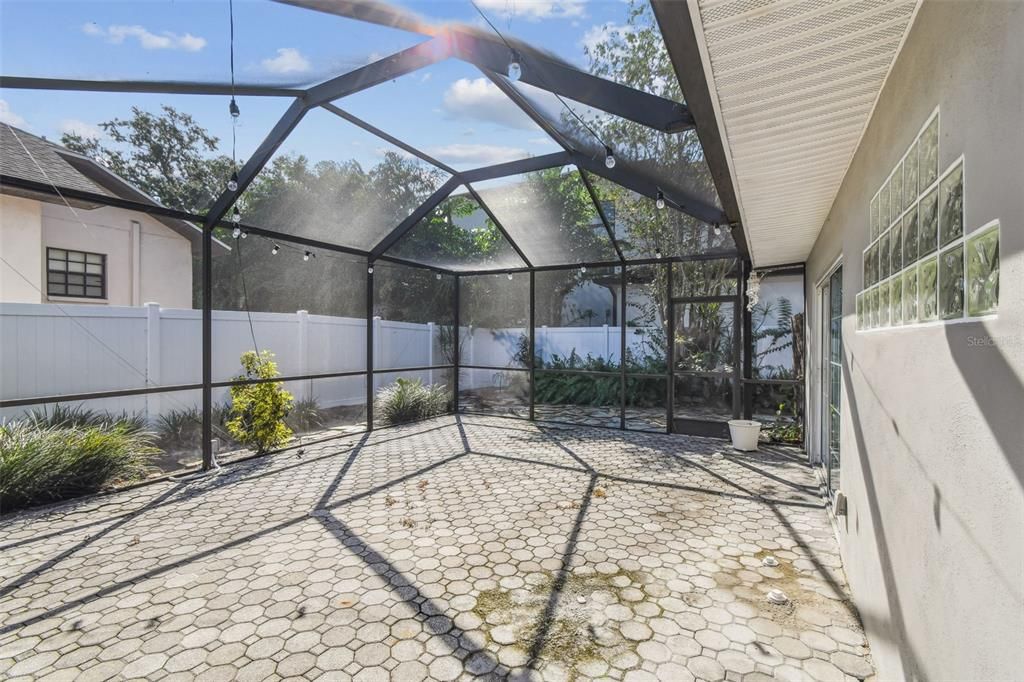 For Sale: $895,000 (3 beds, 3 baths, 1984 Square Feet)