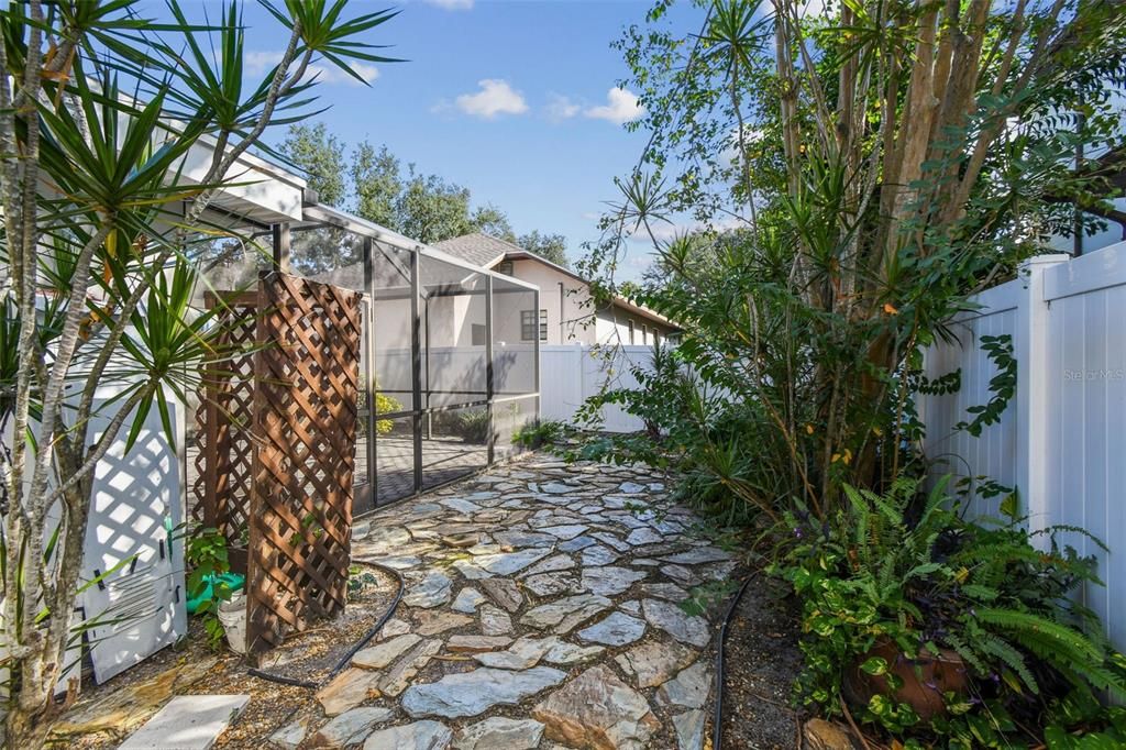 For Sale: $895,000 (3 beds, 3 baths, 1984 Square Feet)