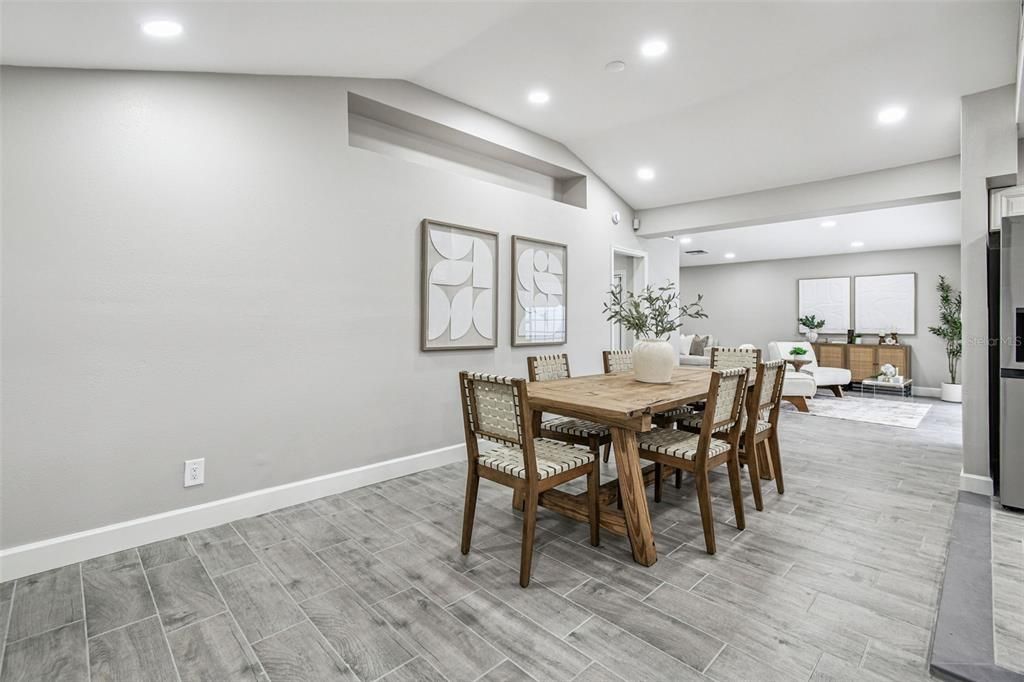 For Sale: $895,000 (3 beds, 3 baths, 1984 Square Feet)