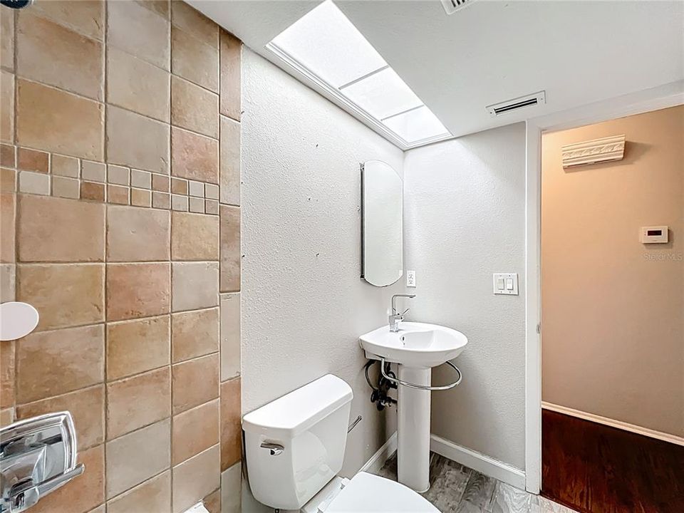 For Sale: $325,000 (3 beds, 2 baths, 1596 Square Feet)