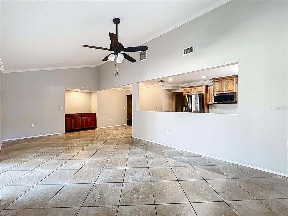 For Sale: $325,000 (3 beds, 2 baths, 1596 Square Feet)
