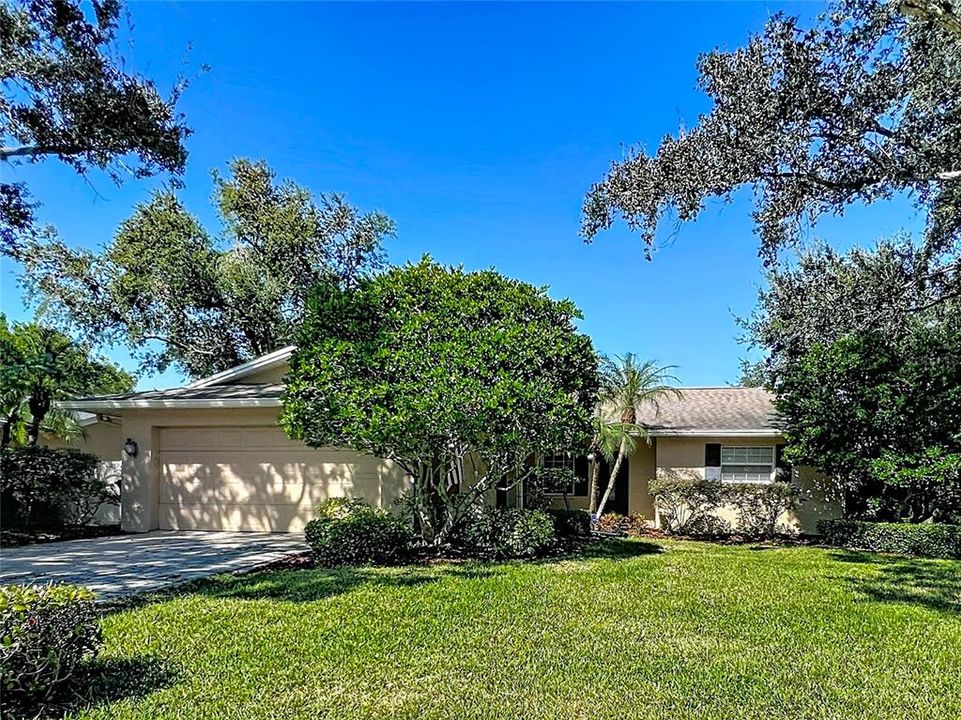 For Sale: $325,000 (3 beds, 2 baths, 1596 Square Feet)