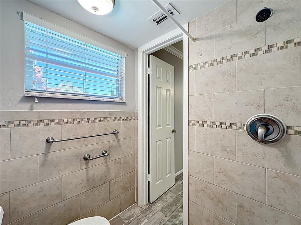 For Sale: $325,000 (3 beds, 2 baths, 1596 Square Feet)