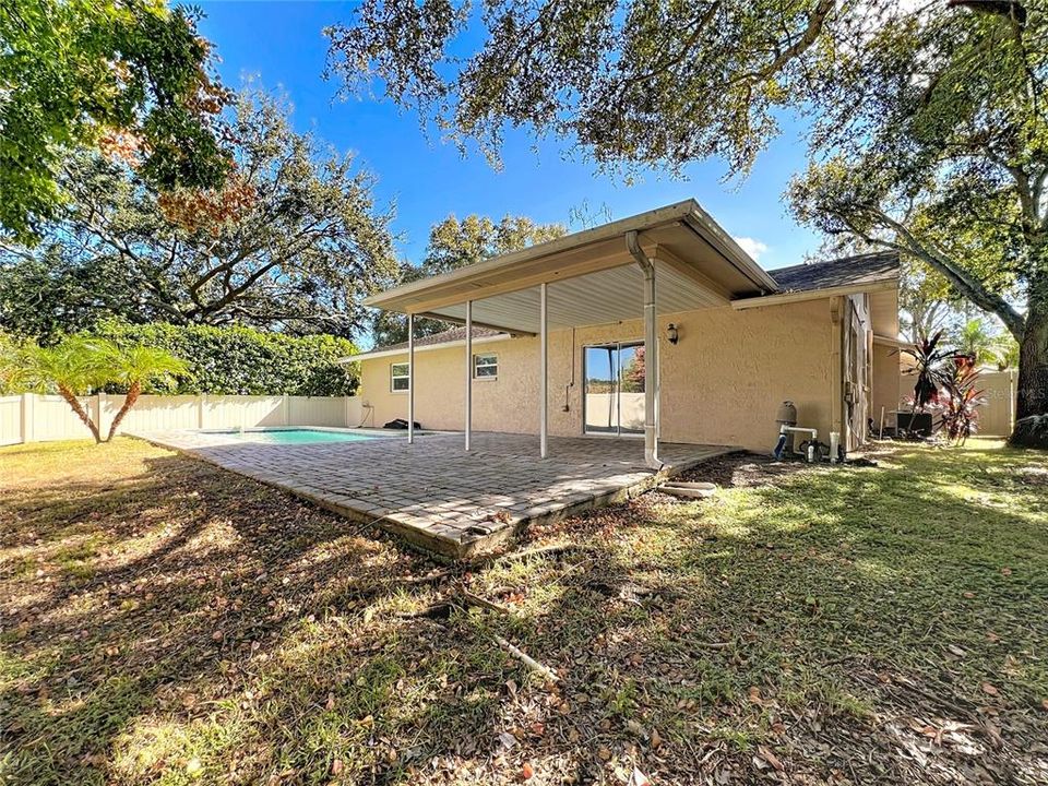 For Sale: $325,000 (3 beds, 2 baths, 1596 Square Feet)