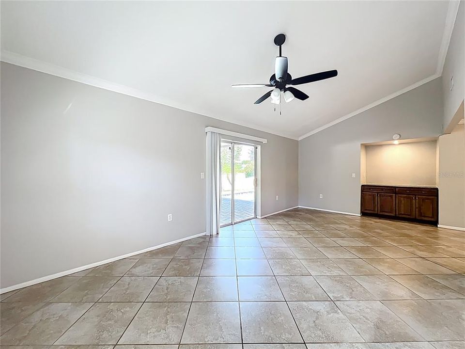 For Sale: $325,000 (3 beds, 2 baths, 1596 Square Feet)