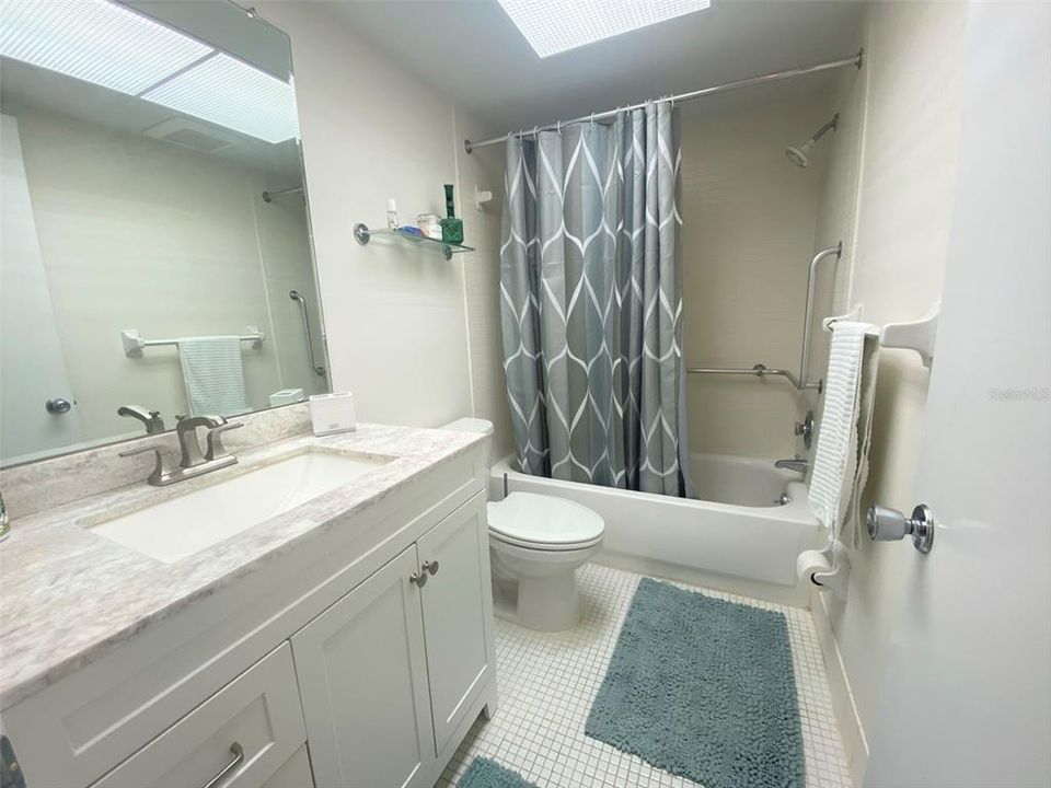 For Rent: $2,500 (2 beds, 2 baths, 1350 Square Feet)