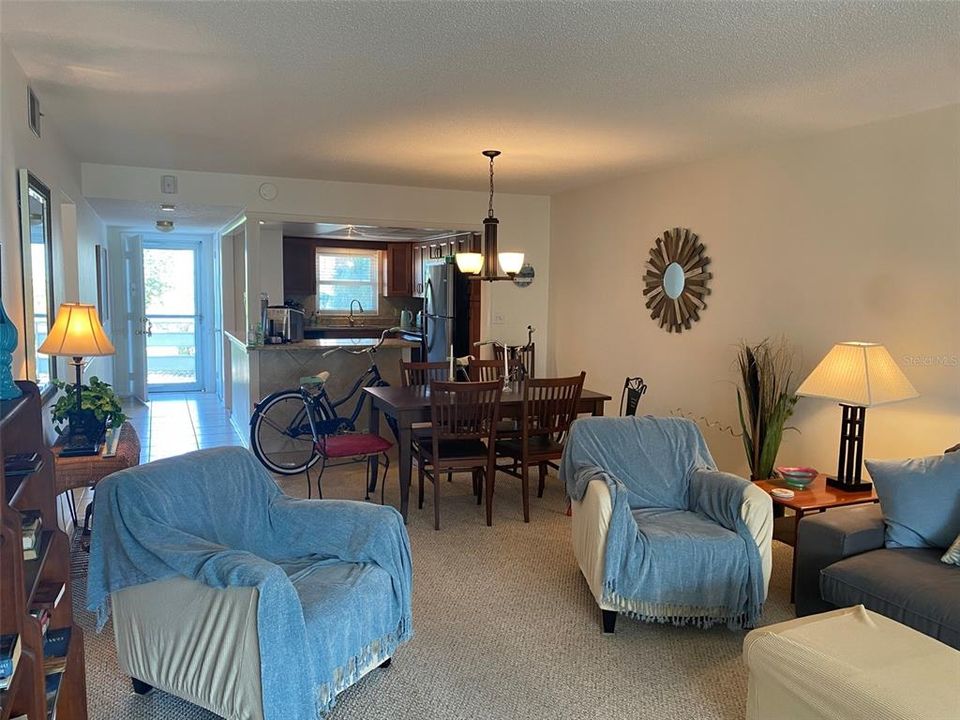 For Rent: $2,500 (2 beds, 2 baths, 1350 Square Feet)