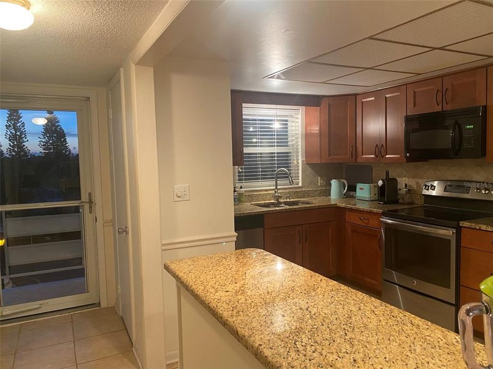 For Rent: $2,500 (2 beds, 2 baths, 1350 Square Feet)