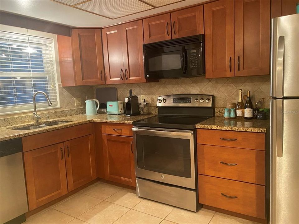 For Rent: $2,500 (2 beds, 2 baths, 1350 Square Feet)