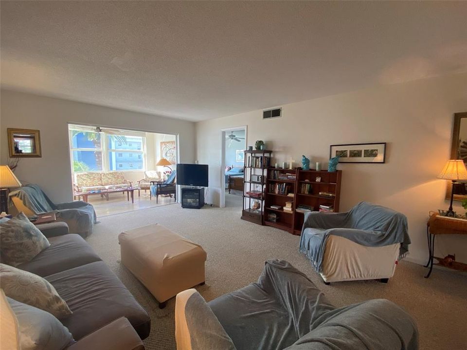 For Rent: $2,500 (2 beds, 2 baths, 1350 Square Feet)