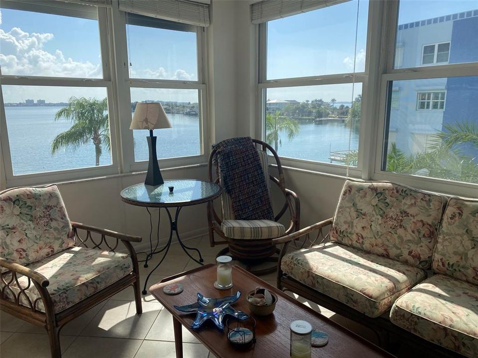 For Rent: $2,500 (2 beds, 2 baths, 1350 Square Feet)