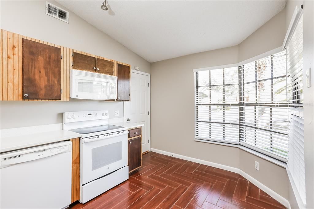 出租: $1,780 (3 贝兹, 2 浴室, 1264 平方英尺)