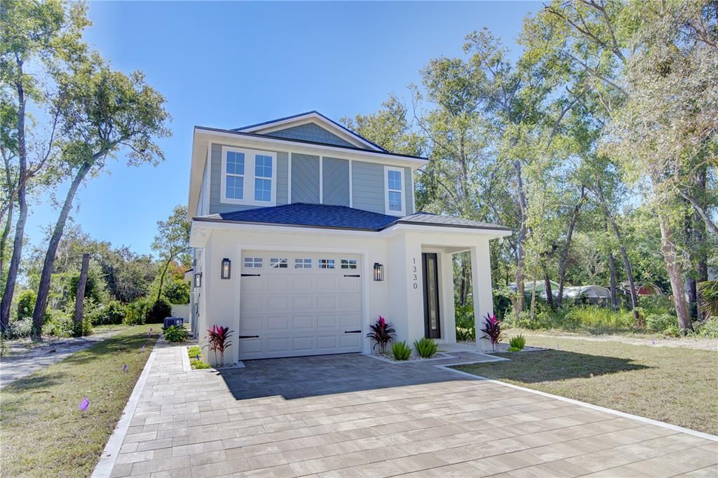 Active With Contract: $634,900 (4 beds, 3 baths, 2052 Square Feet)