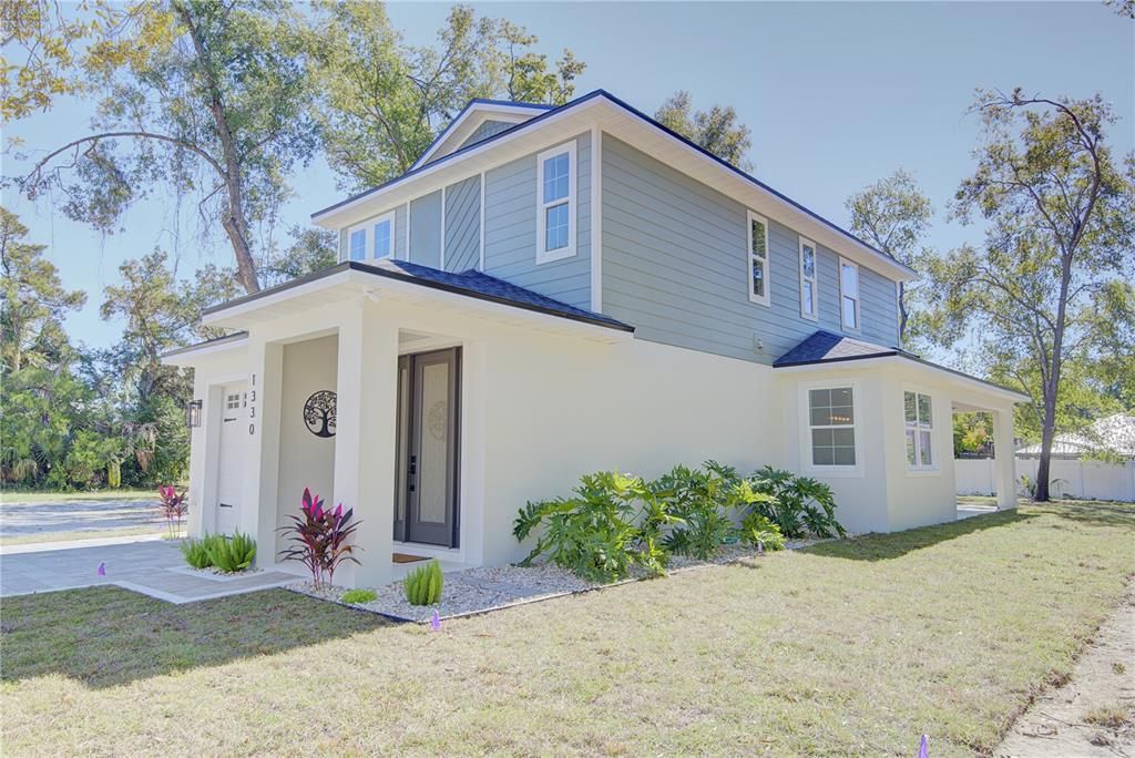 Active With Contract: $634,900 (4 beds, 3 baths, 2052 Square Feet)