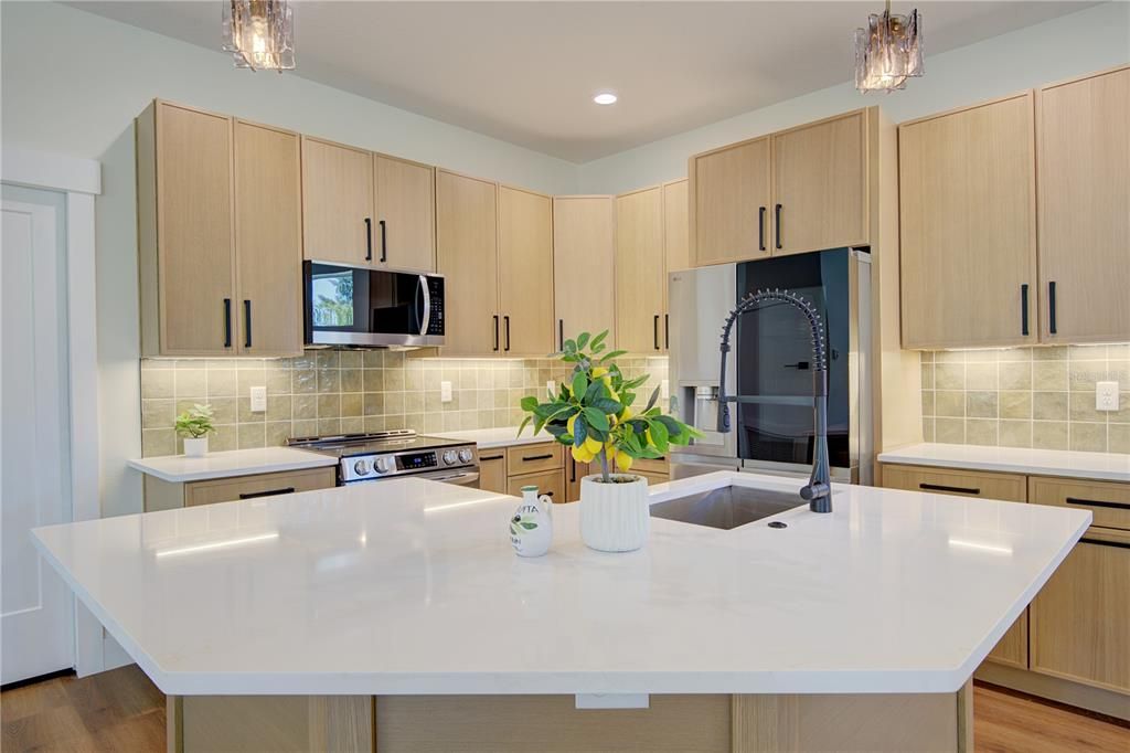 Active With Contract: $634,900 (4 beds, 3 baths, 2052 Square Feet)