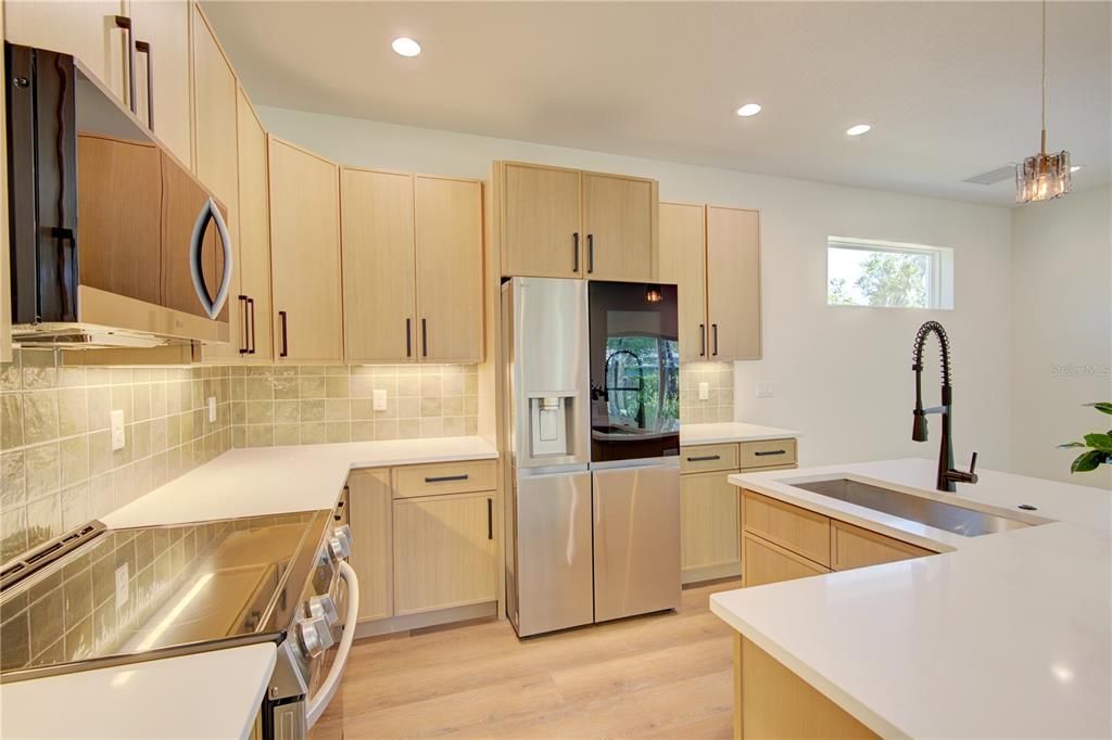 Active With Contract: $634,900 (4 beds, 3 baths, 2052 Square Feet)