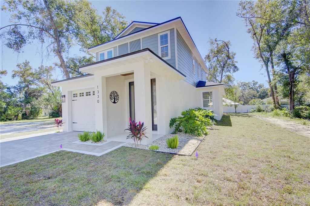 Active With Contract: $634,900 (4 beds, 3 baths, 2052 Square Feet)