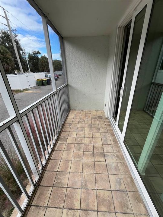 出租: $1,700 (2 贝兹, 2 浴室, 866 平方英尺)