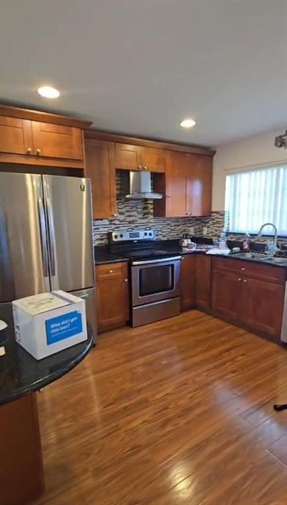 For Rent: $2,400 (3 beds, 2 baths, 1455 Square Feet)