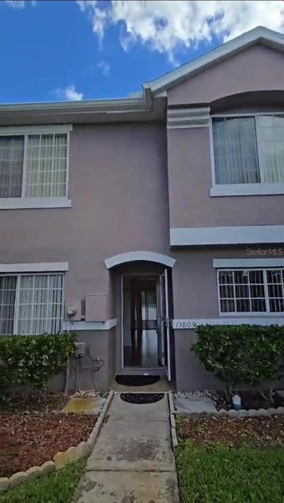 For Rent: $2,400 (3 beds, 2 baths, 1455 Square Feet)