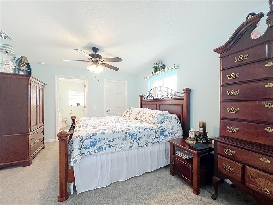 待售: $285,000 (3 贝兹, 2 浴室, 1496 平方英尺)