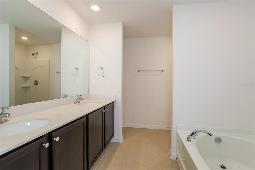 For Rent: $2,185 (4 beds, 2 baths, 1851 Square Feet)